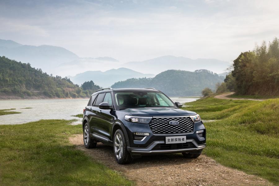  Ford Explorer Platinum 2020 года  (CN) (фото 4 из 14)